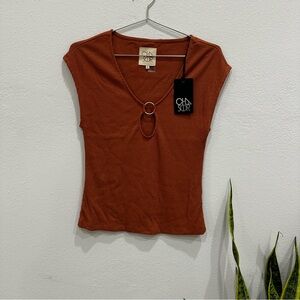 Chaser Ribbed Metal Detail Shirt Sleeve Top